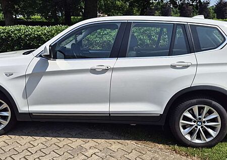 BMW X3 xDrive20d Automatik AHK Ganzjahresreifen Panorama