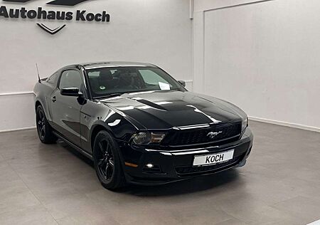 Ford Mustang 3.7 COUPE LEGENDE AUS LEISTUNG UND STILL