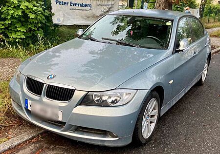 BMW 320i 320