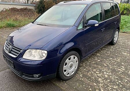 VW Touran Volkswagen Diesel 2.0 TDI DPF Highline| AHK| NAVI