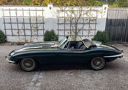 Jaguar E-Type Roadster 4,2 Matching Motor Revidiert