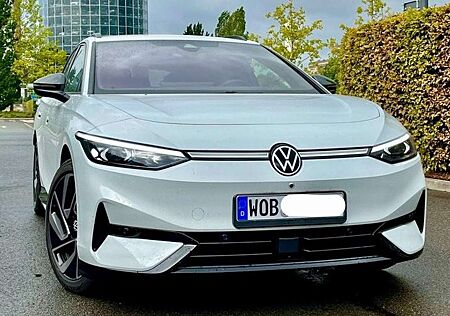 VW ID.7 Volkswagen Tourer Pro AHK, wenig KM, Anschlussgarantie