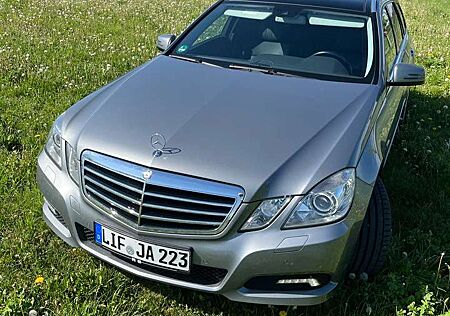 Mercedes-Benz E 350 T CGI BlueEFFICIENCY 7G-TRONIC Avantgarde