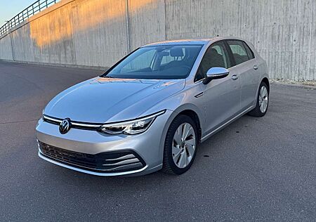 VW Golf Volkswagen VIII Style 2.0 TDI DSG Travel Matrix Navi