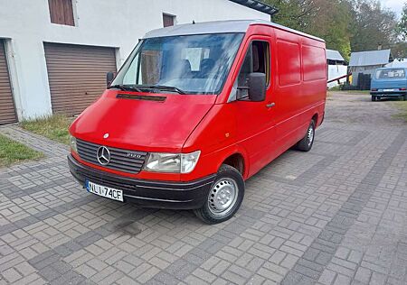 Mercedes-Benz Sprinter 212 D 902.472