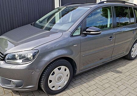 VW Touran Volkswagen Diesel 2.0 TDI DPF BlueMotion Technology DS