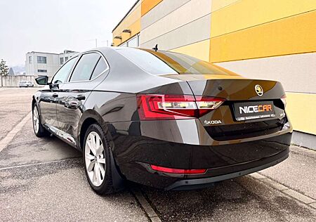 Skoda Superb Lim. Style BUSINESS*ACC*MEMORY*LED*NAVI