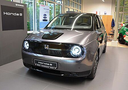 Honda e Advance-Paket 17" / 8-fach / Leder / Illu-Paket
