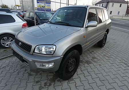 Toyota RAV 4 Fun Allrad AHK Radio HU 12/2024