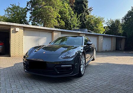 Porsche Panamera GTS Sport Turismo