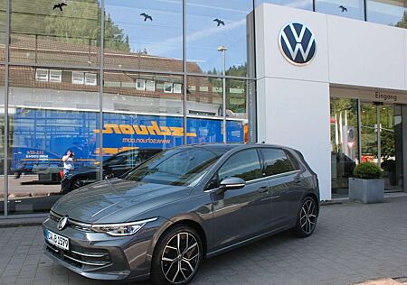 VW Golf Volkswagen VIII Lim. 1.5 eTSI Edition 50 Navi,Pano,DCC