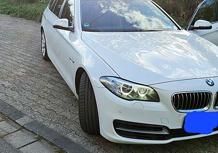 BMW 520d 520 Kombi, Aut, Head Up, abn. AHK,Lederausstattun