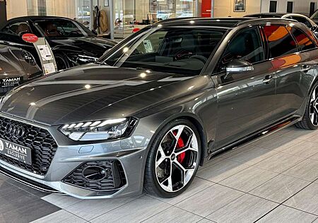Audi RS4 Competition Plus mit RS-Schalensitze*Head-Up