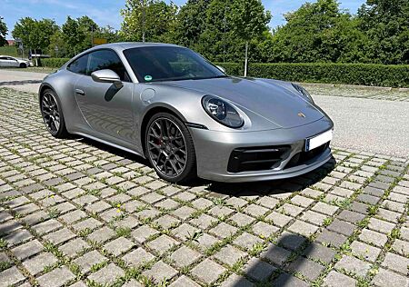 Porsche 911 (992) Carrera 4S