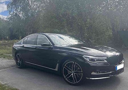 BMW 740 eiPerform. +Garantie+20Zoll+Serviceneu+Checkheftge