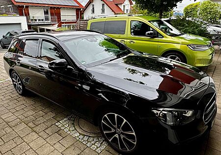 Mercedes-Benz E 220 d T Avantgarde