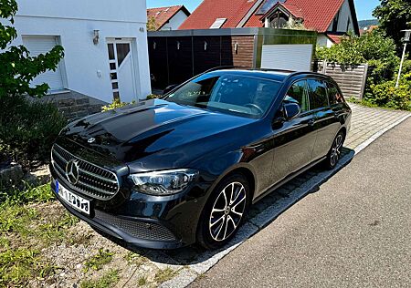 Mercedes-Benz E 220 d T Avantgarde