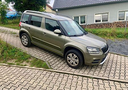 Skoda Yeti 1.2 TSI Active /1.Hand / TÜV 09/26