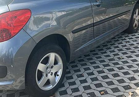 Peugeot 207 1.6e 16v 110ch Sport