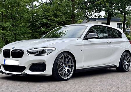 BMW 140 M140i 1.Hand,MPerfAGA,NavProf,Leder,AdaptFahrwerk