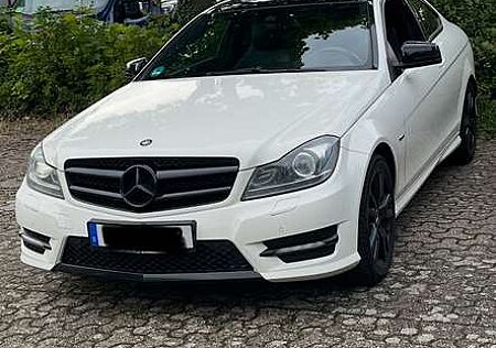 Mercedes-Benz C 180 Amg, Panorama schiebedach, kamera, apple car play
