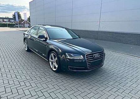 Audi A8 4.2 TDI DPF (clean diesel) quattro tiptro. Lang