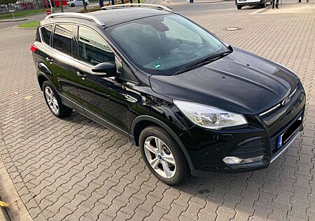 Ford Kuga 1.5 EcoBoost 2x4 Titanium