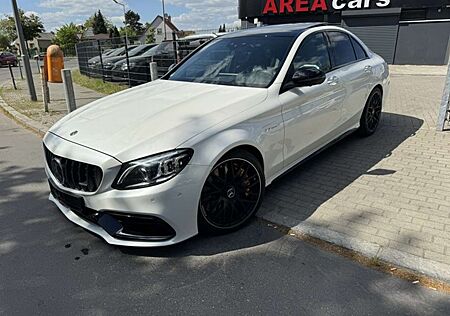 Mercedes-Benz C 63 AMG S PERFORM*PANO*KERAMIK*HUD*360*DIST+