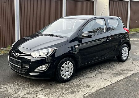 Hyundai i20 5 Star Edition KLIMA 1.HAND SCHECKHEFT WENIG KM