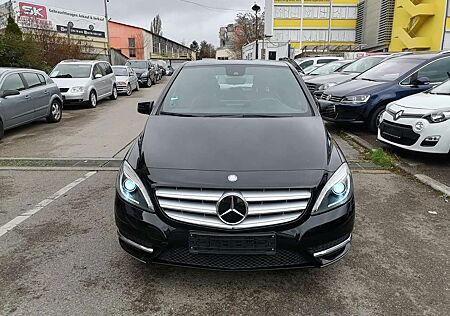 Mercedes-Benz B 200 (BlueEFFICIENCY) voll leder . LED . Tüv 2025/05