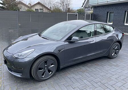 Tesla Model 3 Langstreckenbatt. Allradantrieb Dual Motor