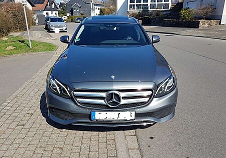 Mercedes-Benz E 220 d(213.204)AVANTGARDE 9-G Tronic Scheck Leder