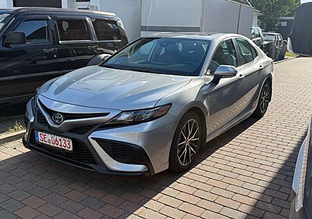 Toyota Camry 2.0 Hybrid