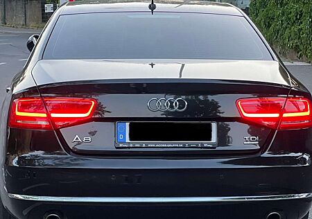 Audi A8 3.0 TDI DPF quattro tiptronic