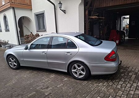 Mercedes-Benz E 300 BLUETEC 7G-TRONIC Avantgarde DPF
