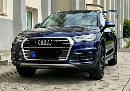 Audi Q5 2.0 TFSI quattro design Matrix / Navi / AHK /