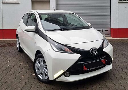 Toyota Aygo gebraucht kaufen Toyota Aygo x-play touch