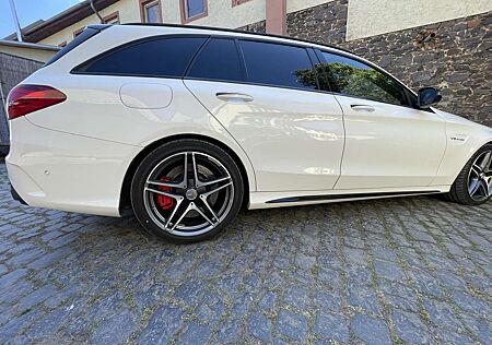Mercedes-Benz C 63 AMG C 63 S T Perf Pano Burm Driver’s Package 360