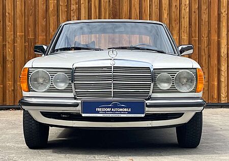 Mercedes-Benz 240 D W123 Spitzenfahrzeug, 2. Hand, nur 68 Tkm!!