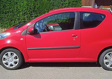 Peugeot 107 3-Türer 70 Petit Filou