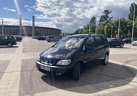 Opel Zafira 2.2 Automatik Edition