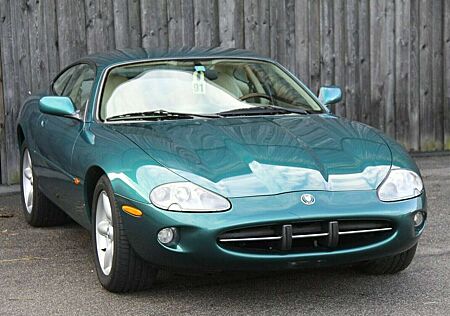 Jaguar XK 8 Coupe 2 Jahre Garantie