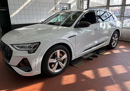 Audi e-tron 55 2x S LINE BLACK EDITION 21Z./PANO/B&O