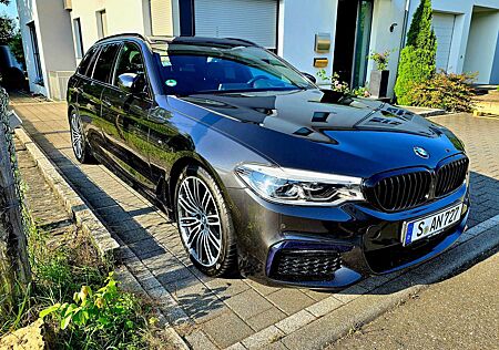 BMW 530d 530 xDrive Touring Aut. M-Paket voll s.g. Zust.