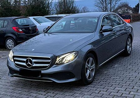 Mercedes-Benz E 200 (213.042)