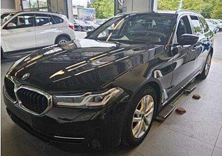 BMW 530 dxD/HUD/Laser/MassagBelüfStz/AHK/P+DrivAsProf