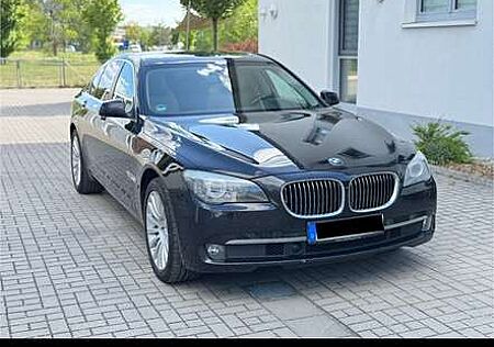 BMW 730