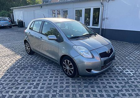 Toyota Yaris Sol 1.3 - Klima, Benzin