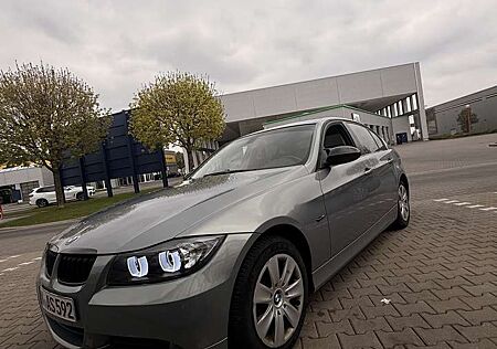BMW 320i 320