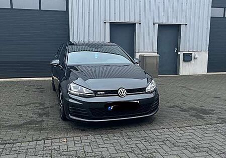 VW Golf GTI Volkswagen Golf GTD BlueMotion Technology DSG